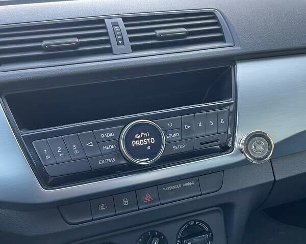 Шкода Фабия 2018 в Киеве на Automoto.ua Синий Шкода Фабия, объемом двигателя 1 л и пробегом 188 тыс. км за 6305 $, фото 20 на Automoto.ua