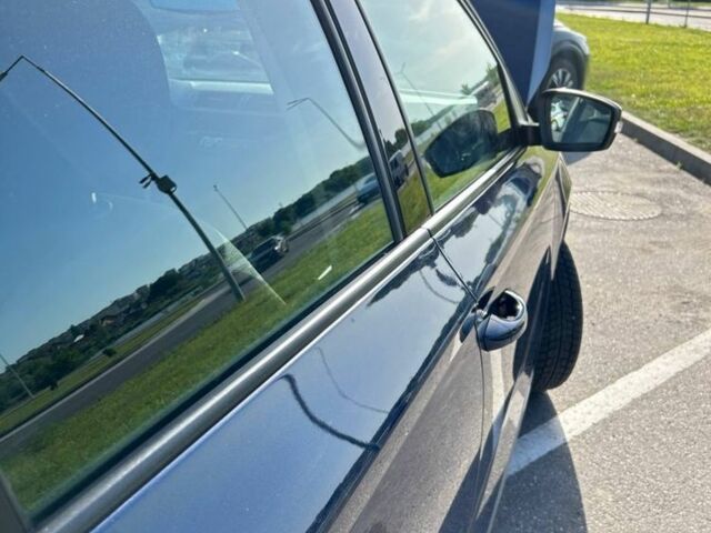 Синий Шкода Фабия, объемом двигателя 1 л и пробегом 100 тыс. км за 7000 $, фото 2 на Automoto.ua