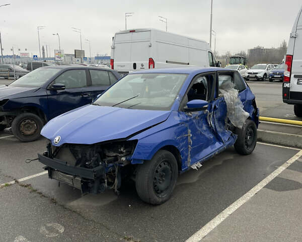 Синій Шкода Фабія, об'ємом двигуна 1 л та пробігом 60 тис. км за 3000 $, фото 1 на Automoto.ua