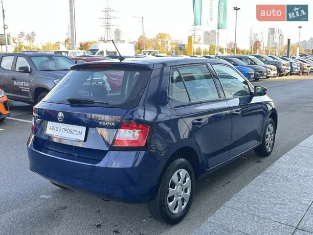 Шкода Фабия 2018 в Киеве на Automoto.ua Синий Шкода Фабия, объемом двигателя 1 л и пробегом 188 тыс. км за 6305 $, фото 5 на Automoto.ua