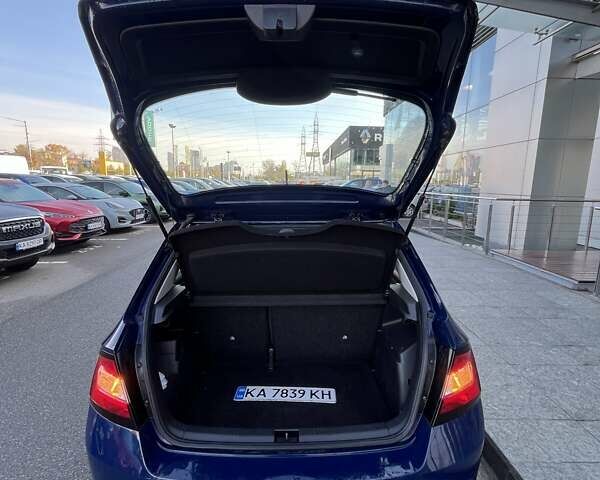 Шкода Фабия 2018 в Киеве на Automoto.ua Синий Шкода Фабия, объемом двигателя 1 л и пробегом 188 тыс. км за 6305 $, фото 10 на Automoto.ua