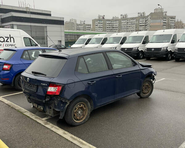 Синій Шкода Фабія, об'ємом двигуна 1 л та пробігом 60 тис. км за 3700 $, фото 2 на Automoto.ua