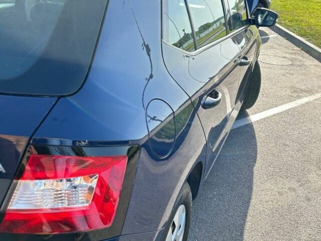 Синий Шкода Фабия, объемом двигателя 1 л и пробегом 100 тыс. км за 7000 $, фото 4 на Automoto.ua