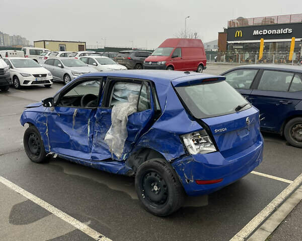 Синій Шкода Фабія, об'ємом двигуна 1 л та пробігом 60 тис. км за 3000 $, фото 3 на Automoto.ua