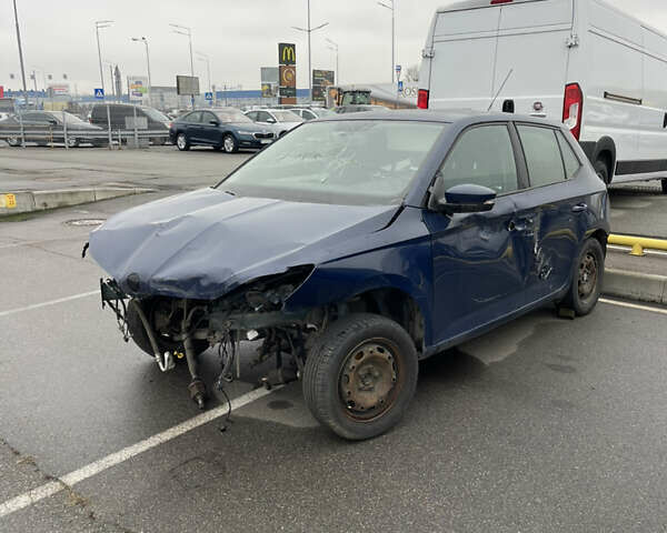 Синій Шкода Фабія, об'ємом двигуна 1 л та пробігом 60 тис. км за 3700 $, фото 5 на Automoto.ua