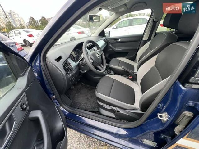 Синий Шкода Фабия, объемом двигателя 1 л и пробегом 166 тыс. км за 5984 $, фото 9 на Automoto.ua