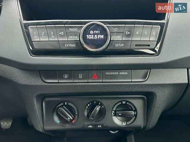 Синий Шкода Фабия, объемом двигателя 1 л и пробегом 70 тыс. км за 7300 $, фото 8 на Automoto.ua