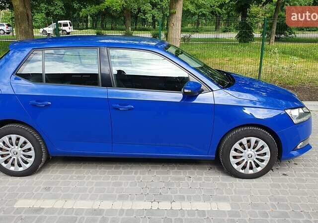 Синий Шкода Фабия, объемом двигателя 1 л и пробегом 96 тыс. км за 9450 $, фото 4 на Automoto.ua