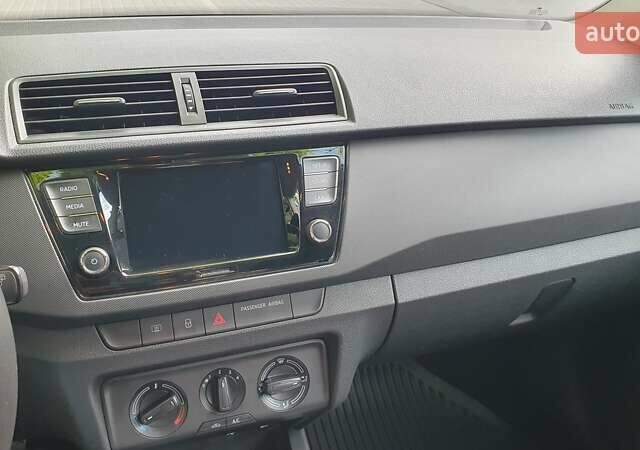 Синий Шкода Фабия, объемом двигателя 1 л и пробегом 96 тыс. км за 9450 $, фото 10 на Automoto.ua