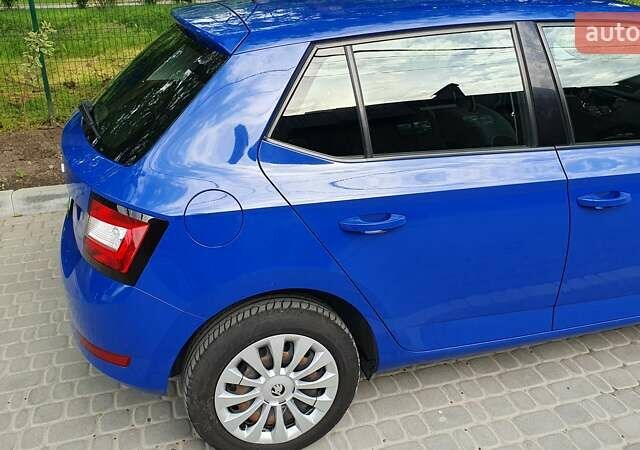 Синий Шкода Фабия, объемом двигателя 1 л и пробегом 96 тыс. км за 9450 $, фото 5 на Automoto.ua