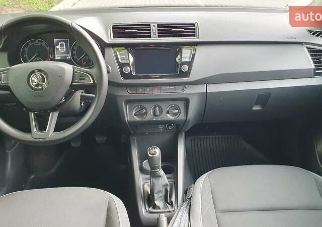 Синий Шкода Фабия, объемом двигателя 1 л и пробегом 96 тыс. км за 9450 $, фото 17 на Automoto.ua