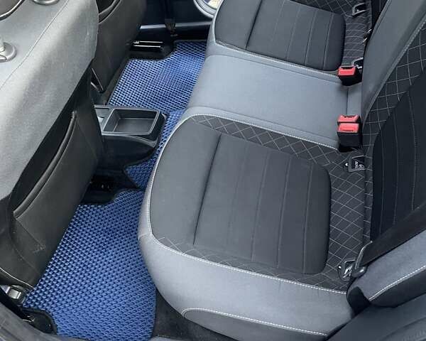 Синий Шкода Фабия, объемом двигателя 1 л и пробегом 143 тыс. км за 9000 $, фото 8 на Automoto.ua
