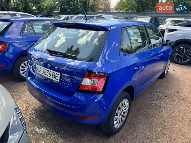 Синий Шкода Фабия, объемом двигателя 1 л и пробегом 54 тыс. км за 11279 $, фото 2 на Automoto.ua