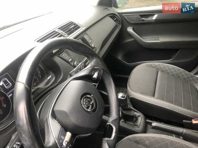 Синий Шкода Фабия, объемом двигателя 1 л и пробегом 65 тыс. км за 8750 $, фото 2 на Automoto.ua