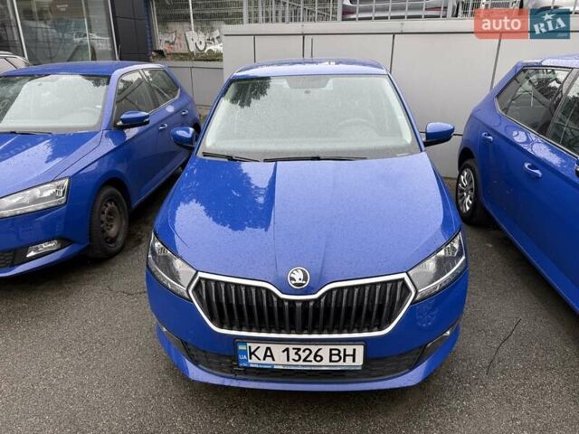 Синий Шкода Фабия, объемом двигателя 1 л и пробегом 39 тыс. км за 11824 $, фото 1 на Automoto.ua