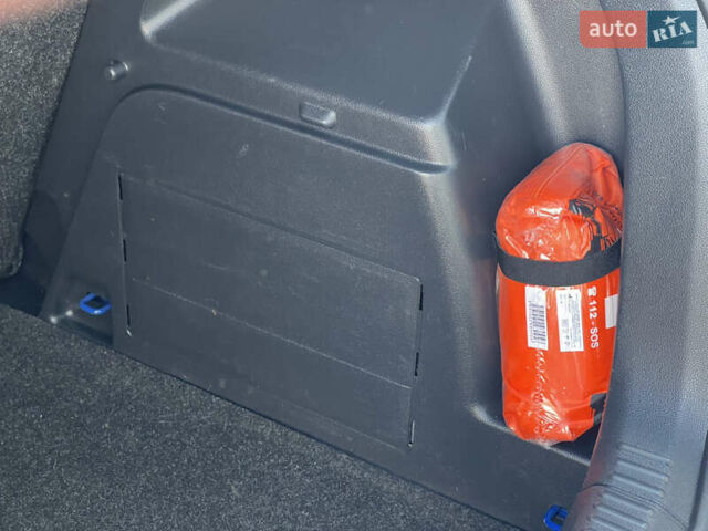 Синий Шкода Фабия, объемом двигателя 0 л и пробегом 128 тыс. км за 9450 $, фото 26 на Automoto.ua