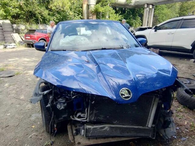 Синий Шкода Фабия, объемом двигателя 1 л и пробегом 61 тыс. км за 3800 $, фото 5 на Automoto.ua