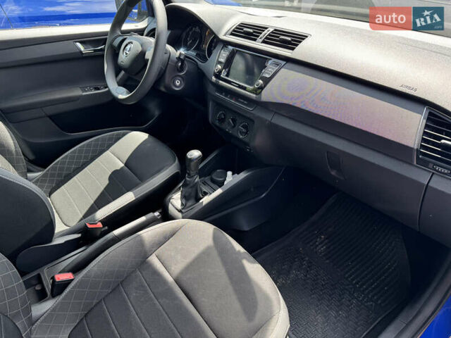 Синий Шкода Фабия, объемом двигателя 1 л и пробегом 54 тыс. км за 11279 $, фото 8 на Automoto.ua