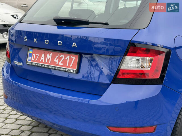 Синий Шкода Фабия, объемом двигателя 0 л и пробегом 128 тыс. км за 9450 $, фото 4 на Automoto.ua