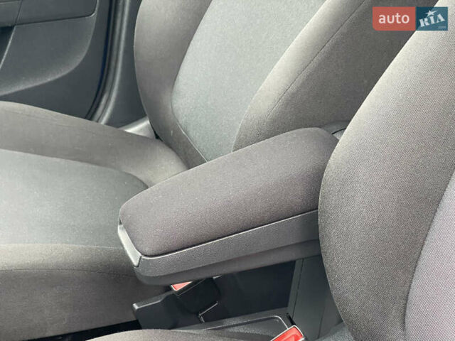 Синий Шкода Фабия, объемом двигателя 0 л и пробегом 128 тыс. км за 9450 $, фото 14 на Automoto.ua