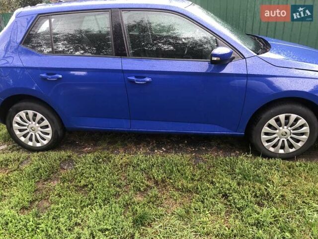 Синий Шкода Фабия, объемом двигателя 1 л и пробегом 65 тыс. км за 8750 $, фото 3 на Automoto.ua