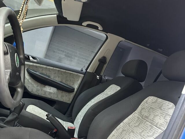Синій Шкода Фабія, об'ємом двигуна 1.4 л та пробігом 210 тис. км за 3950 $, фото 7 на Automoto.ua