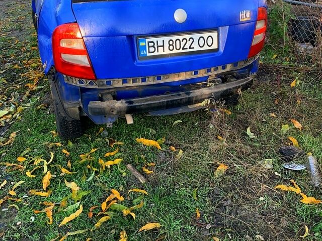 Синий Шкода Фабия, объемом двигателя 1.4 л и пробегом 200 тыс. км за 1000 $, фото 1 на Automoto.ua