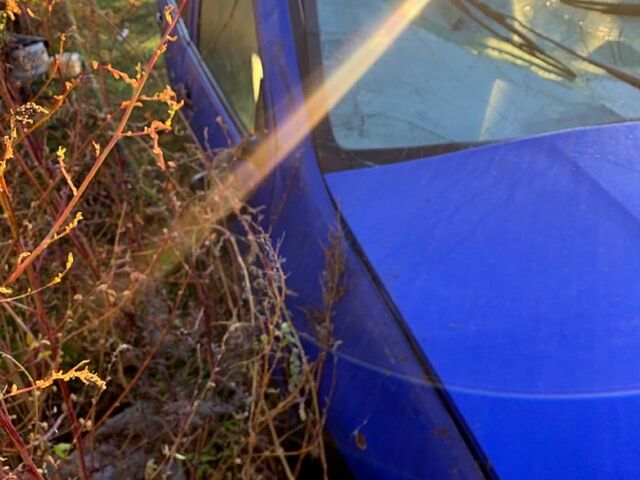 Синий Шкода Фабия, объемом двигателя 1.4 л и пробегом 200 тыс. км за 1000 $, фото 3 на Automoto.ua