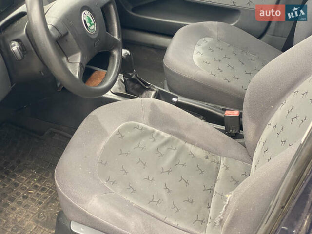 Синий Шкода Фабия, объемом двигателя 1.39 л и пробегом 282 тыс. км за 1200 $, фото 10 на Automoto.ua