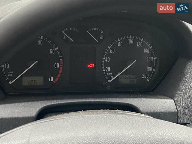 Синий Шкода Фабия, объемом двигателя 1.39 л и пробегом 282 тыс. км за 1200 $, фото 12 на Automoto.ua