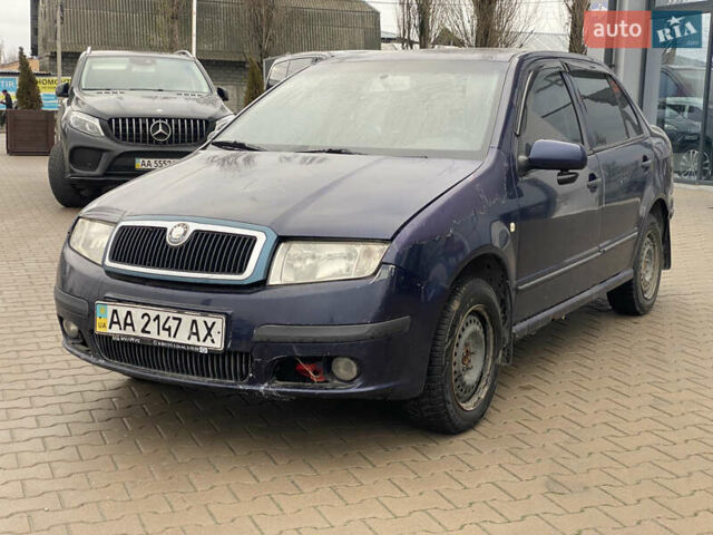Синий Шкода Фабия, объемом двигателя 1.39 л и пробегом 282 тыс. км за 1200 $, фото 3 на Automoto.ua