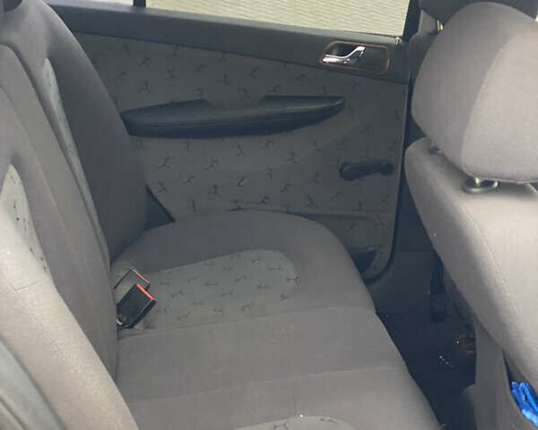 Синий Шкода Фабия, объемом двигателя 1.39 л и пробегом 282 тыс. км за 1200 $, фото 19 на Automoto.ua