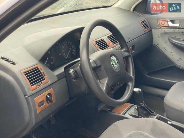 Синий Шкода Фабия, объемом двигателя 1.39 л и пробегом 282 тыс. км за 1200 $, фото 9 на Automoto.ua