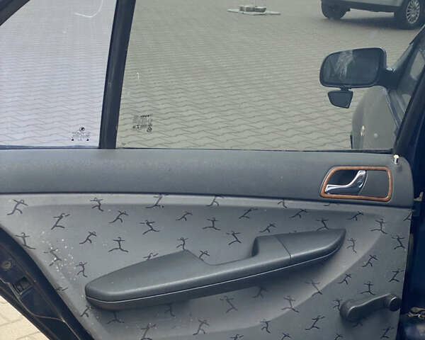 Синий Шкода Фабия, объемом двигателя 1.39 л и пробегом 282 тыс. км за 1200 $, фото 22 на Automoto.ua