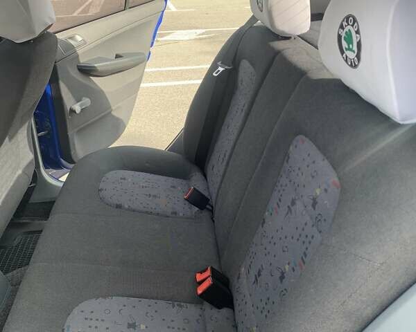 Синій Шкода Фабія, об'ємом двигуна 1.2 л та пробігом 80 тис. км за 3800 $, фото 4 на Automoto.ua