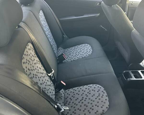 Шкода Фабия 2007 в Львове на Automoto.ua Синий Шкода Фабия, объемом двигателя 1.2 л и пробегом 241 тыс. км за 3400 $, фото 5 на Automoto.ua