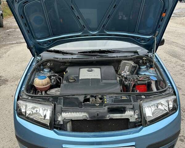 Синий Шкода Фабия, объемом двигателя 1.2 л и пробегом 207 тыс. км за 4000 $, фото 7 на Automoto.ua