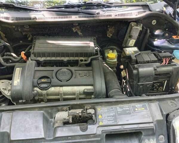 Синій Шкода Фабія, об'ємом двигуна 1.4 л та пробігом 220 тис. км за 5500 $, фото 2 на Automoto.ua