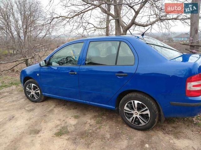 Синий Шкода Фабия, объемом двигателя 1.39 л и пробегом 250 тыс. км за 4300 $, фото 3 на Automoto.ua