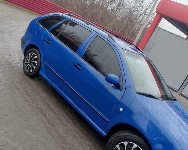 Синій Шкода Фабія, об'ємом двигуна 1.4 л та пробігом 293 тис. км за 3750 $, фото 5 на Automoto.ua