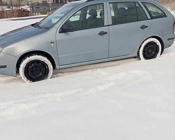 Синий Шкода Фабия, объемом двигателя 1.4 л и пробегом 230 тыс. км за 3600 $, фото 1 на Automoto.ua