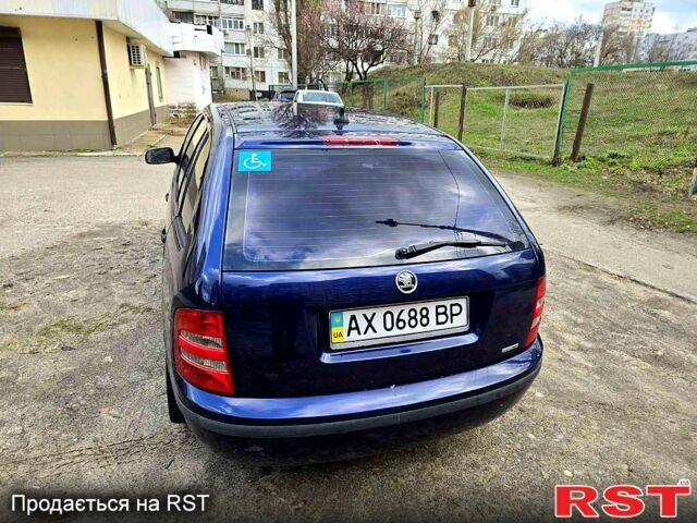 Синий Шкода Фабия, объемом двигателя 1.4 л и пробегом 248 тыс. км за 3600 $, фото 1 на Automoto.ua