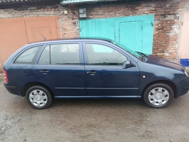 Синий Шкода Фабия, объемом двигателя 1.4 л и пробегом 290 тыс. км за 4300 $, фото 3 на Automoto.ua