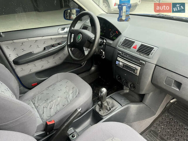 Синий Шкода Фабия, объемом двигателя 1.4 л и пробегом 293 тыс. км за 3500 $, фото 5 на Automoto.ua