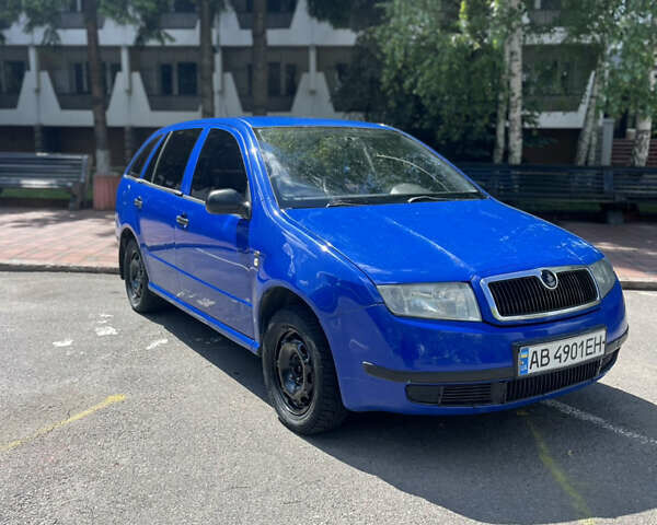 Синий Шкода Фабия, объемом двигателя 1.4 л и пробегом 280 тыс. км за 2999 $, фото 1 на Automoto.ua