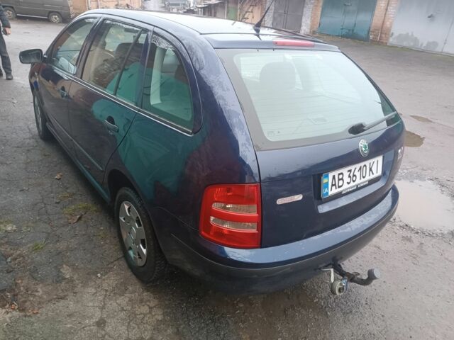 Синий Шкода Фабия, объемом двигателя 1.4 л и пробегом 290 тыс. км за 4300 $, фото 1 на Automoto.ua