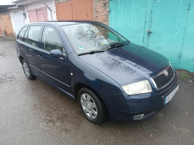 Синий Шкода Фабия, объемом двигателя 1.4 л и пробегом 290 тыс. км за 4300 $, фото 2 на Automoto.ua
