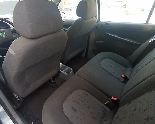 Синий Шкода Фабия, объемом двигателя 1.4 л и пробегом 230 тыс. км за 3600 $, фото 7 на Automoto.ua