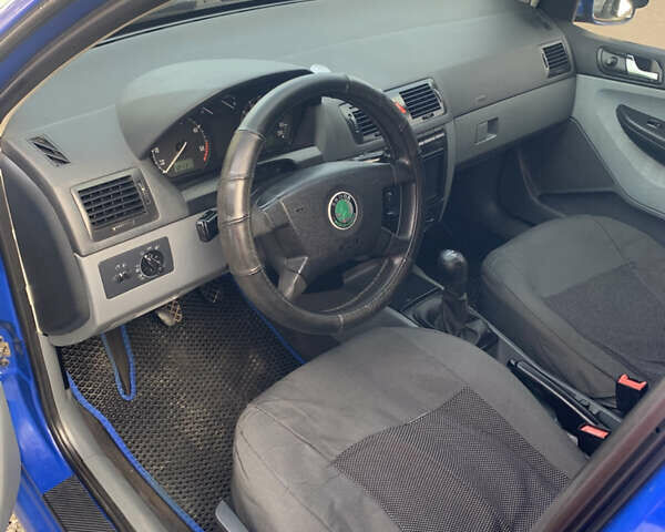 Синий Шкода Фабия, объемом двигателя 1.9 л и пробегом 300 тыс. км за 3000 $, фото 10 на Automoto.ua