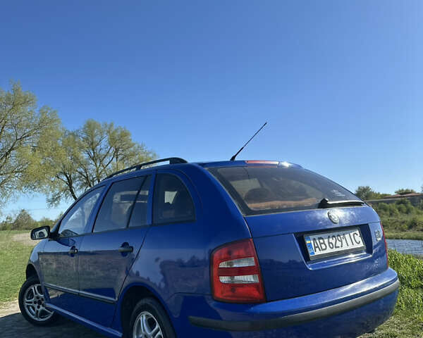 Синий Шкода Фабия, объемом двигателя 1.39 л и пробегом 258 тыс. км за 3600 $, фото 4 на Automoto.ua